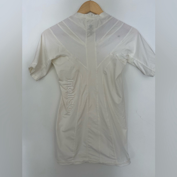 Intelliskin Top Posture Compression
Short Sleeve Tee Stretch V-Neck
Women M - Picture 3 of 9